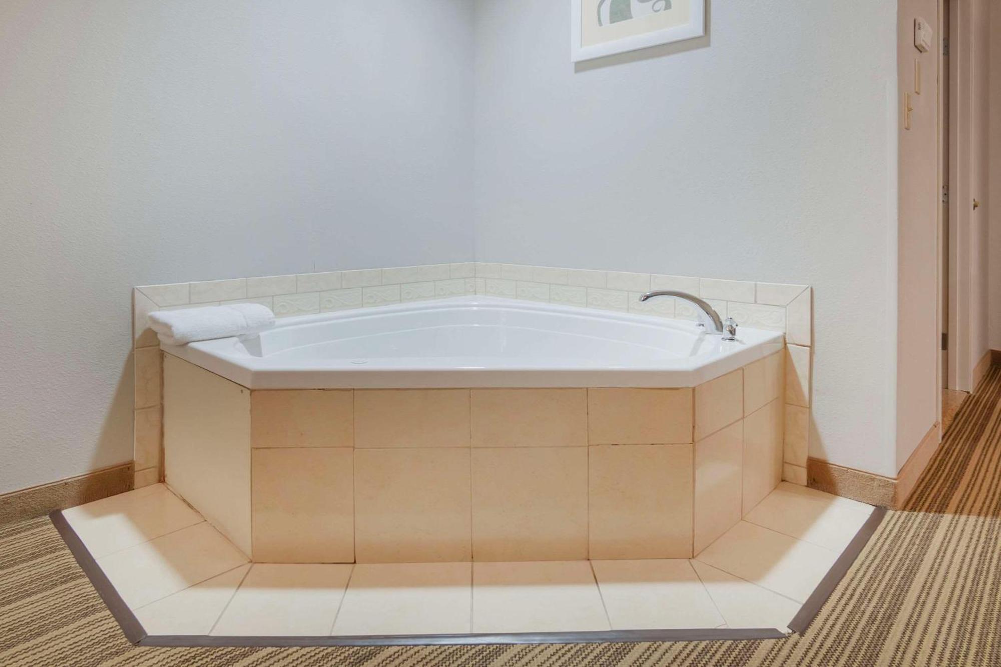 Country Inn & Suites By Radisson, Columbia, Mo Εξωτερικό φωτογραφία